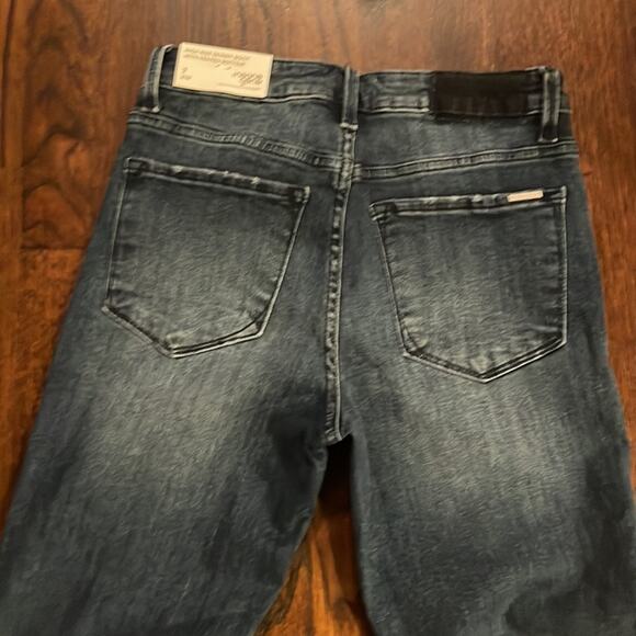 🔥🔥FIRE SALE 🔥🔥 BNWT INSANE GENE size 7 - Picture 5 of 6